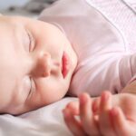 10ヶ月から１歳の赤ちゃんが安心して眠っている様子